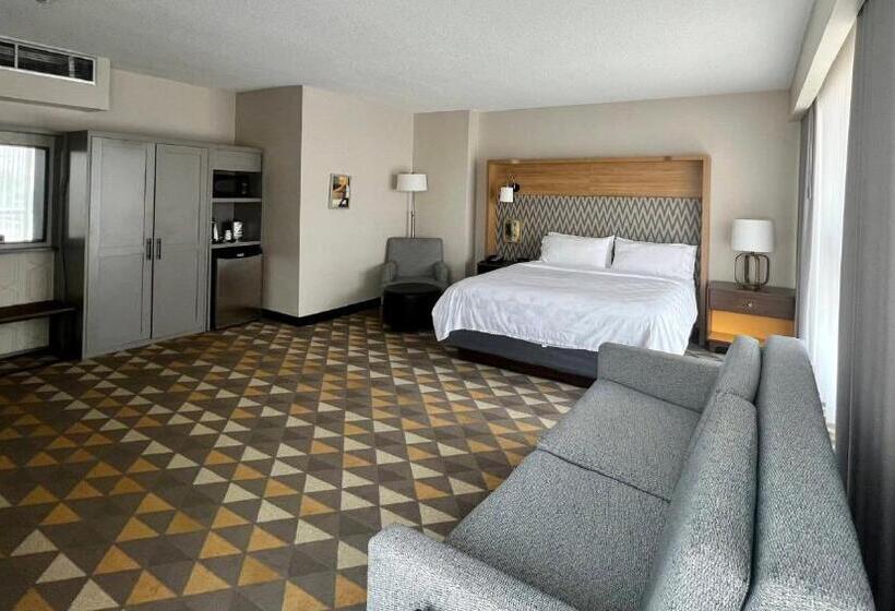 带大床的套房, Holiday Inn Toronto Airport East, An Ihg