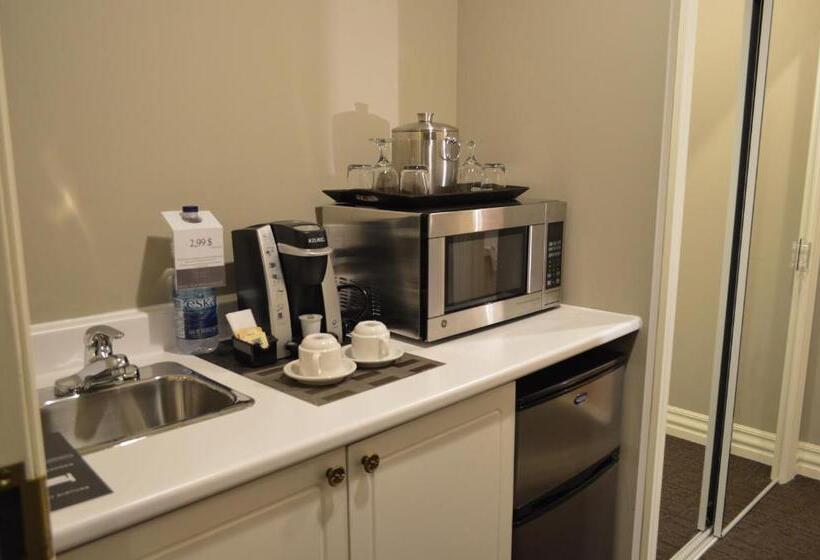 جناح ديلوكس, Hôtel Baker