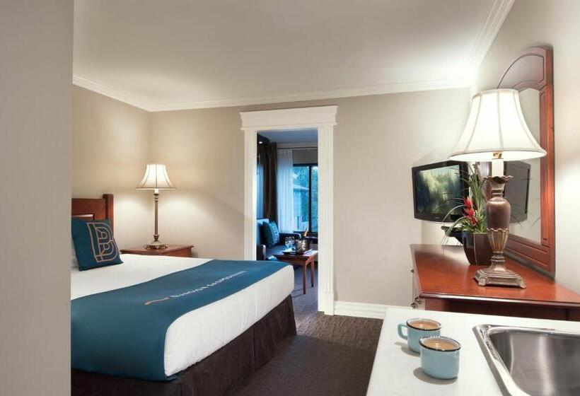 جناح جونيور, Hôtel Baker