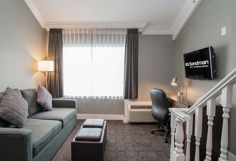 جناح, Sandman Hotel Vancouver Airport