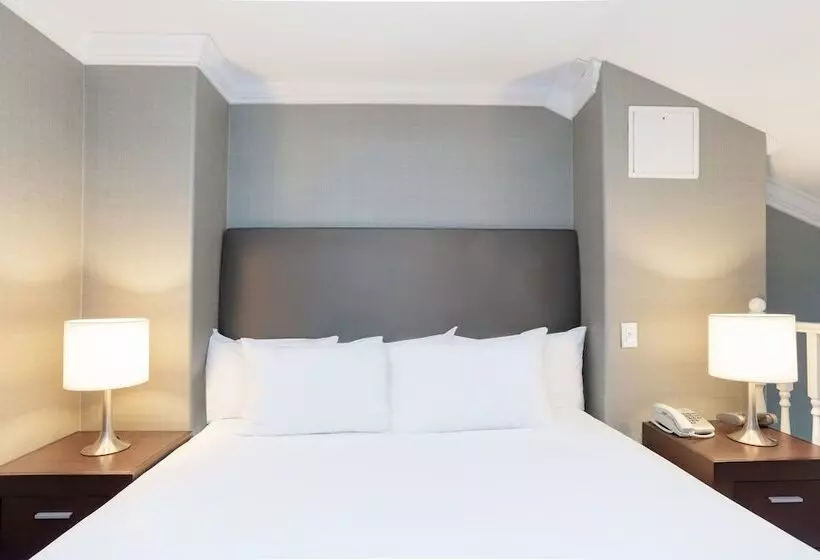 سوییت, Sandman Hotel Vancouver Airport