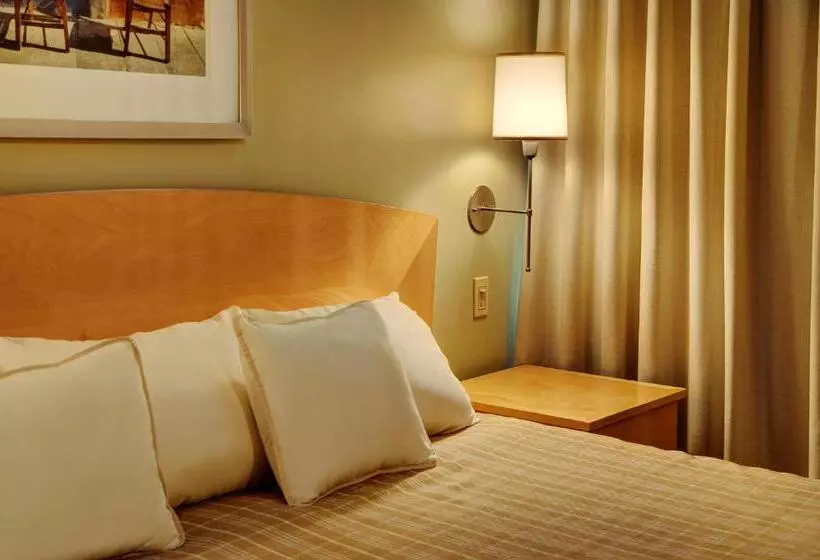 バルコニー付きスタンダードルーム, Lakeview Gimli Resort