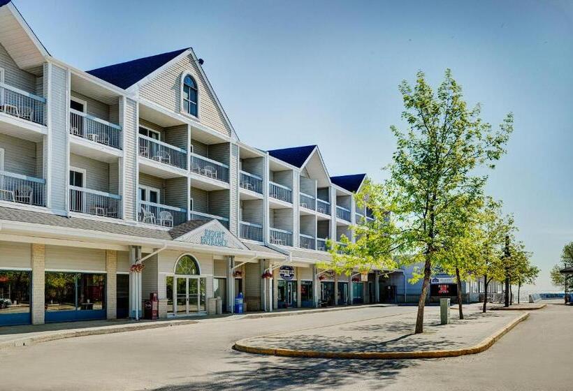 غرفة قياسية مزوَّدة بشُرفة, Lakeview Gimli Resort