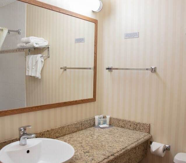 غرفه قياسيه سريرين مزدوجين, All Stay Suites