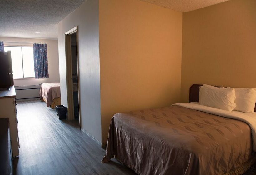 غرفه قياسيه سريرين مزدوجين, All Stay Suites