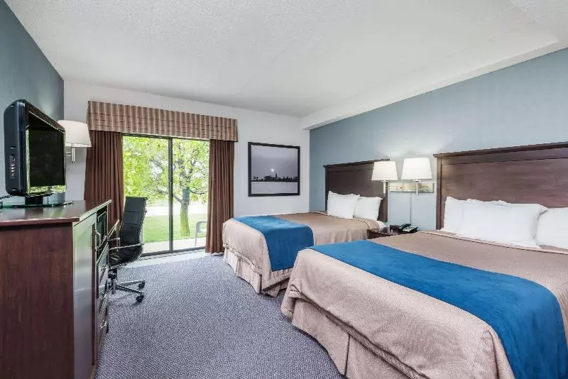 Bisneshuone, Super 8 By Wyndham Port Elgin