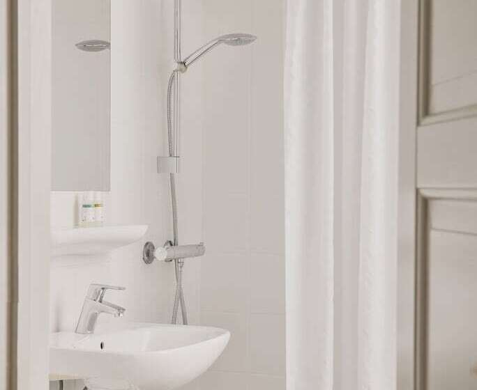 高级大房间, Hans