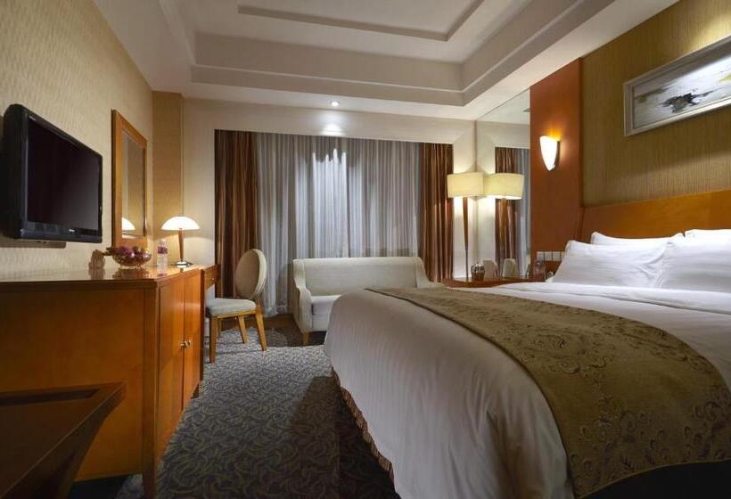 Номер Deluxe, Dalian East