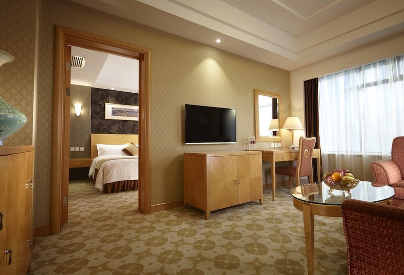 Люкс Повышенной Комфортности, Dalian East