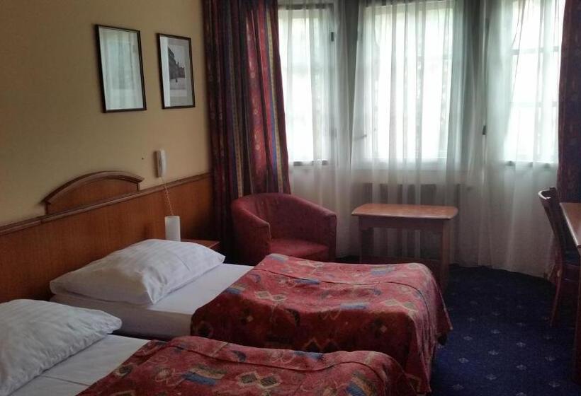 Quarto Economy, Kavalir