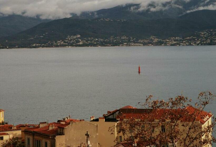 Номер Стандарт Вид на Море, Ajaccio  Albion