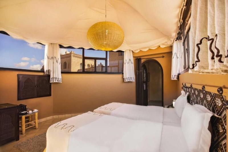 Номер Стандарт, Hôtel Charlemagne By Happyculture