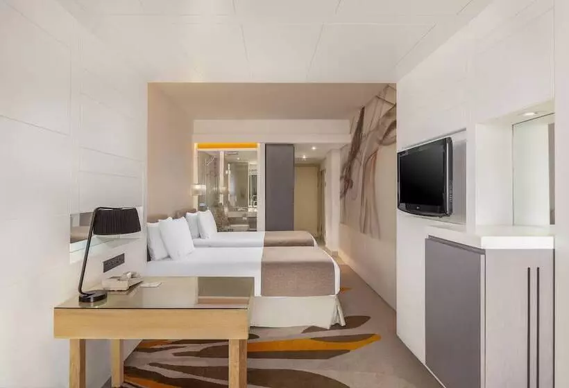 اتاق استاندارد با چشم‌انداز شهر, Holiday Inn Cairo Maadi, An Ihg