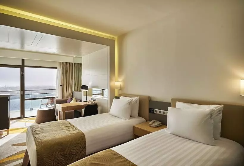 اتاق استاندارد با چشم‌انداز شهر, Holiday Inn Cairo Maadi, An Ihg
