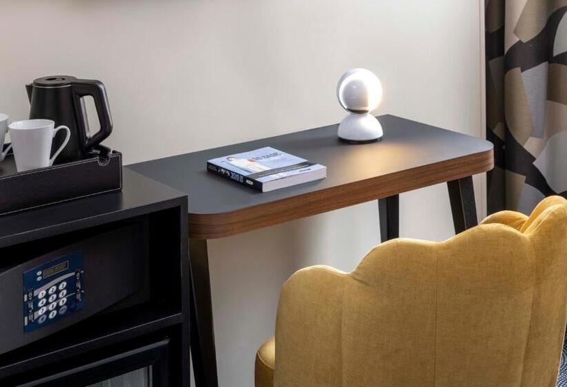 Camera Superiore, Hôtel Regina Opéra Grands Boulevards