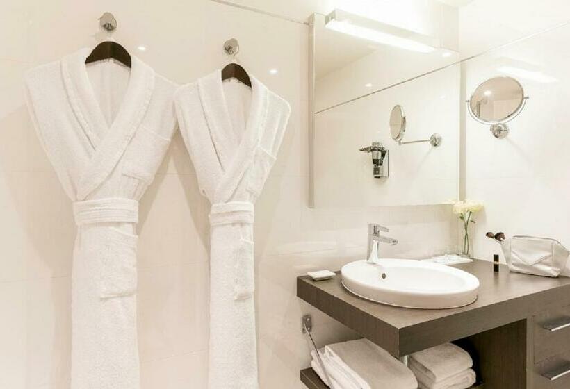 סוויטת ג'וניור מיטת קינג, Croisette Beach Cannes  Mgallery