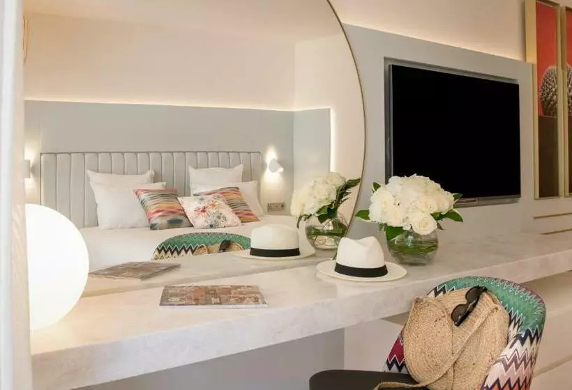 اتاق لوکس با بالکن, Croisette Beach Cannes  Mgallery