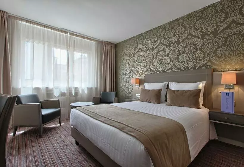 コンフォートルーム, Timhotel Opéra Blanche Fontaine