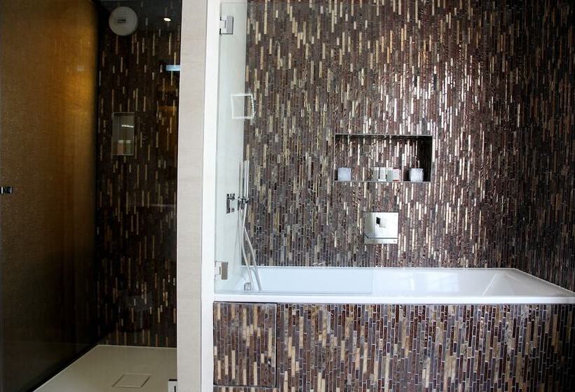 سوییت, Hôtel Elysées Paris