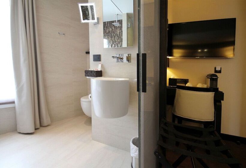 سوییت, Hôtel Elysées Paris