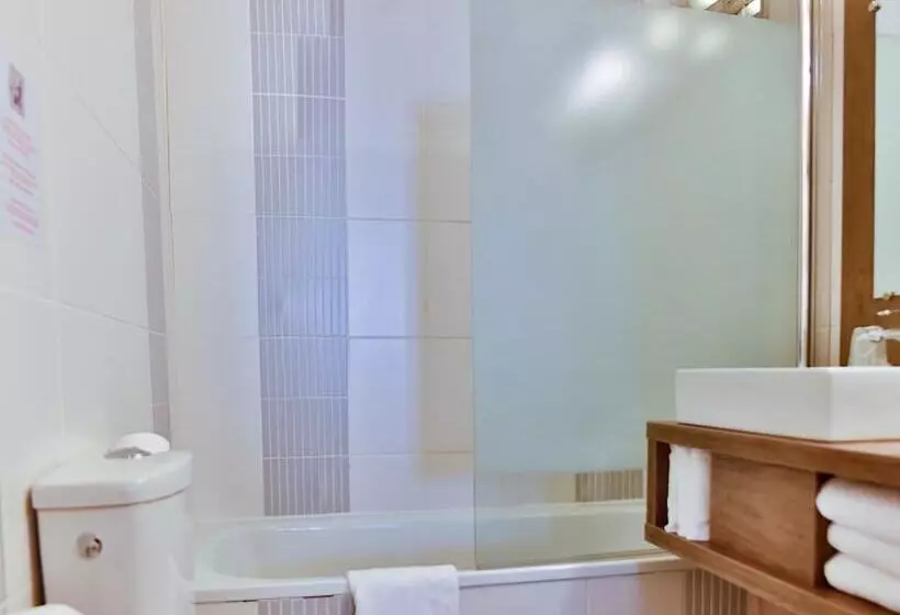 اتاق خانوادگی, Hôtel Le Seize, Nice Centre