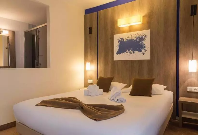 اتاق استاندارد چهار تخته, Hôtel Le Seize, Nice Centre