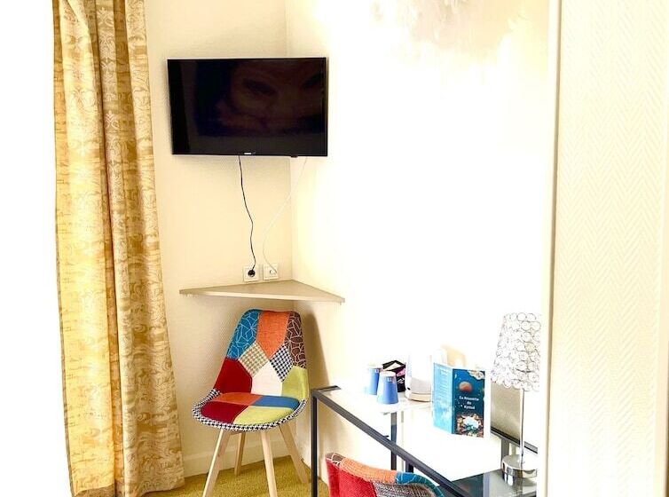 חדר סטנדרט מיטה זוגית, Kyriad Vichy Spa Cinq Mondes