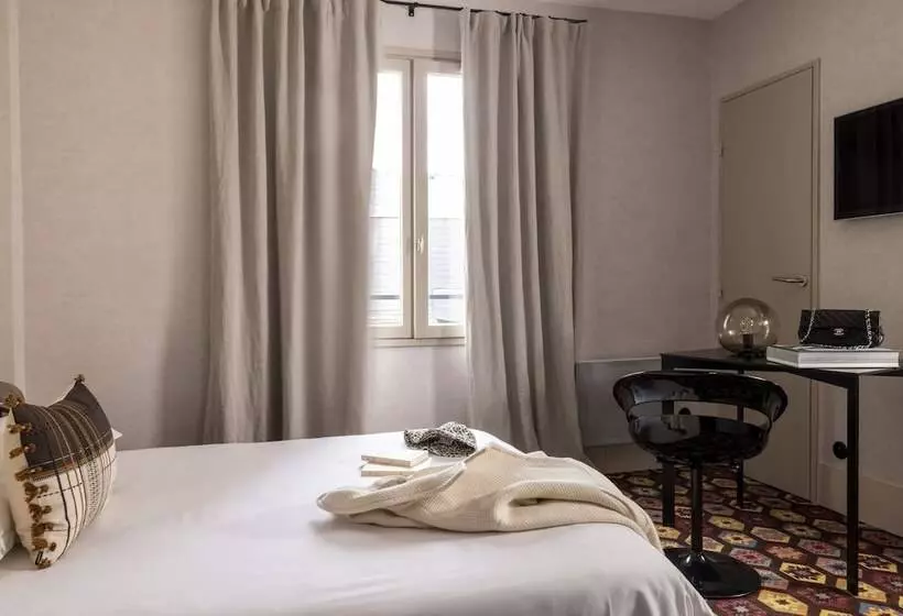 اتاق استاندارد, L'hôtel