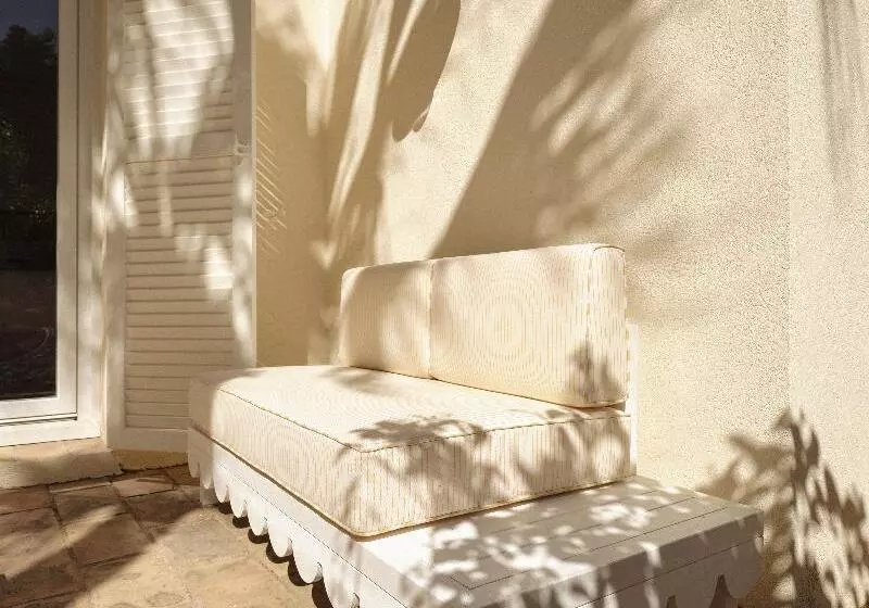 اتاق استاندارد, Hôtel La Tartane Saint Tropez