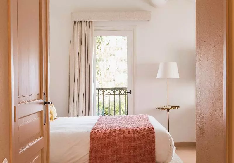 اتاق استاندارد, Hôtel La Tartane Saint Tropez