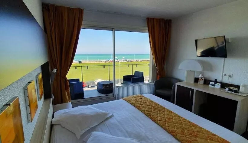 اتاق سوپریور با چشم‌انداز دریا, Hôtel Windsor Contact Hôtel