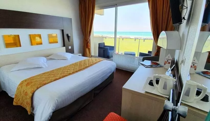 اتاق سوپریور با چشم‌انداز دریا, Hôtel Windsor Contact Hôtel