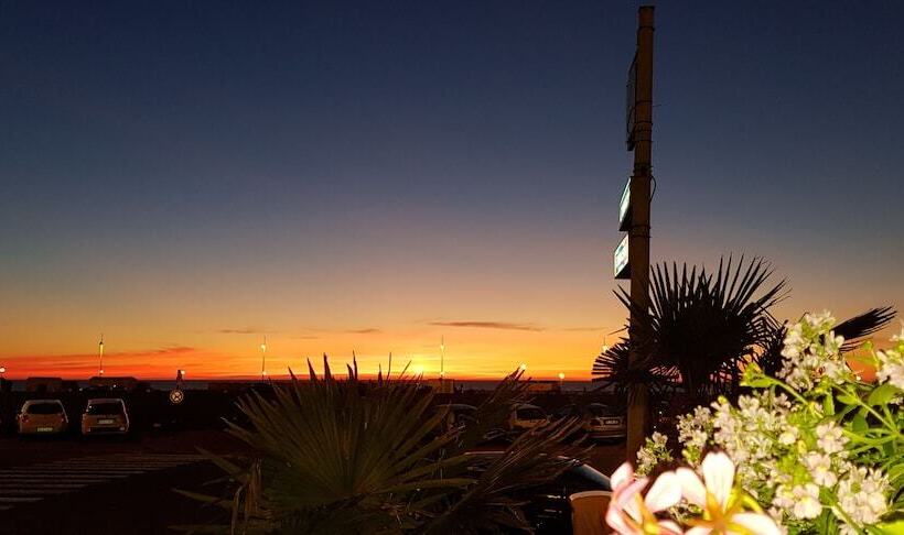 Классический Номер Вид на Море, Hôtel Windsor Contact Hôtel