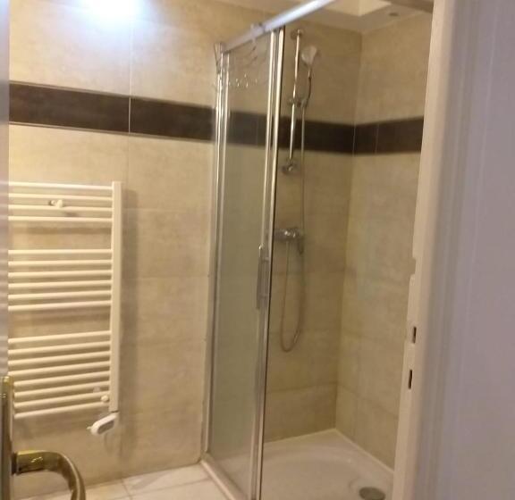Quarto Triplo Estandar, Bellevue Cannes
