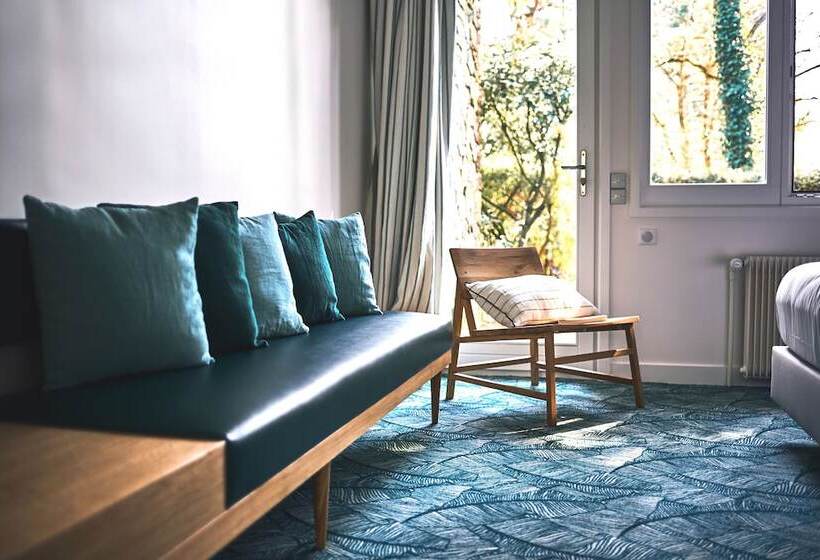 标准平房, Le Manoir