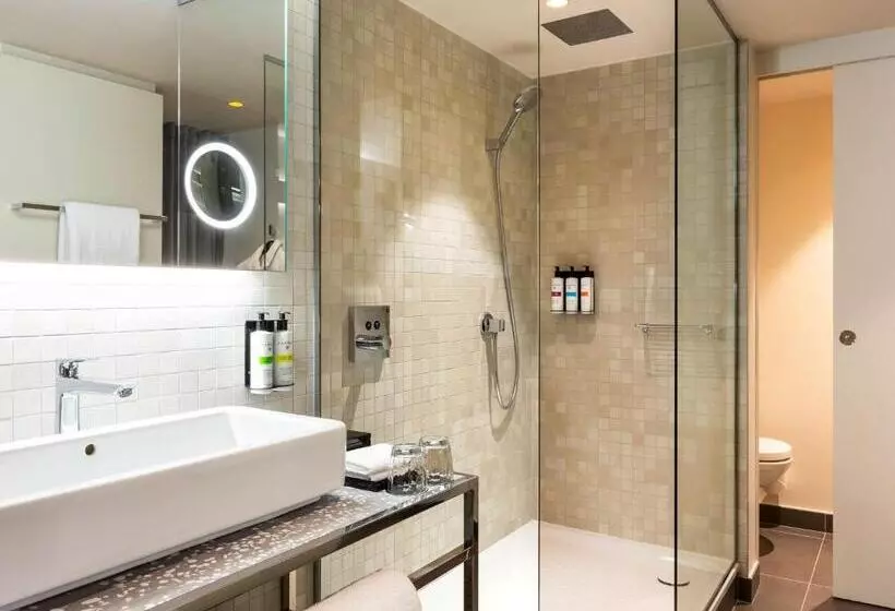 Familiekamer met Tussendeur, Pullman Paris Montparnasse
