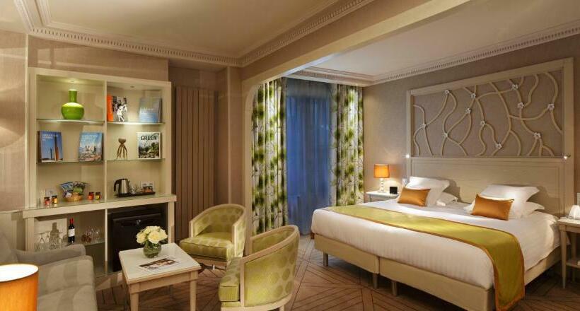 جناح جونيور, Rochester Champs Elysees