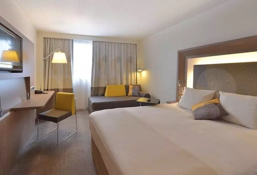 Classic-huone, Novotel Clermont Ferrand