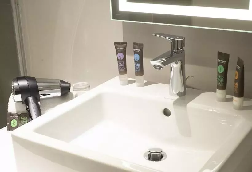 Superior-huone, Novotel Clermont Ferrand