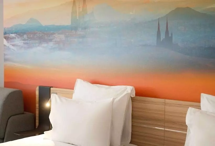 Superior-huone, Novotel Clermont Ferrand