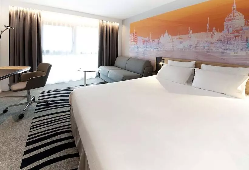 Superior-huone, Novotel Clermont Ferrand