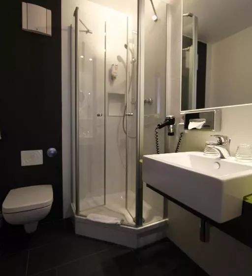 Standard Yhden Hengen Huone, Dietrich Bonhoeffer Hotel Berlin Mitte
