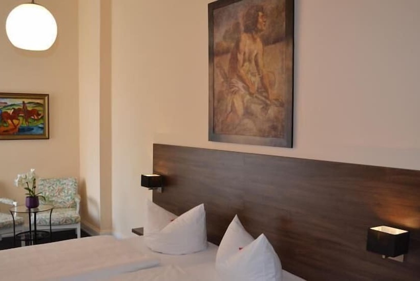 컴포트 룸, Am Landeshaus