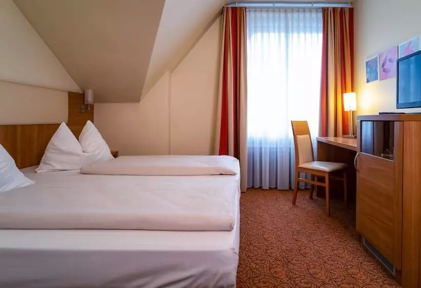 Standard Room, Am Stadtpark