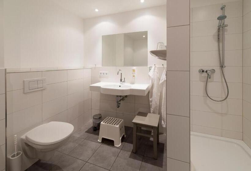 غرفة قياسية ثلاثية, Gasthof Zum Storch