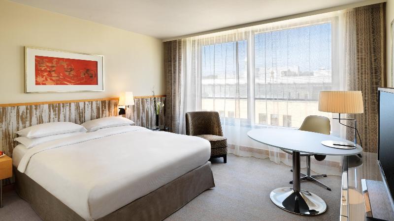 חדר קלאב, Hyatt Regency Mainz