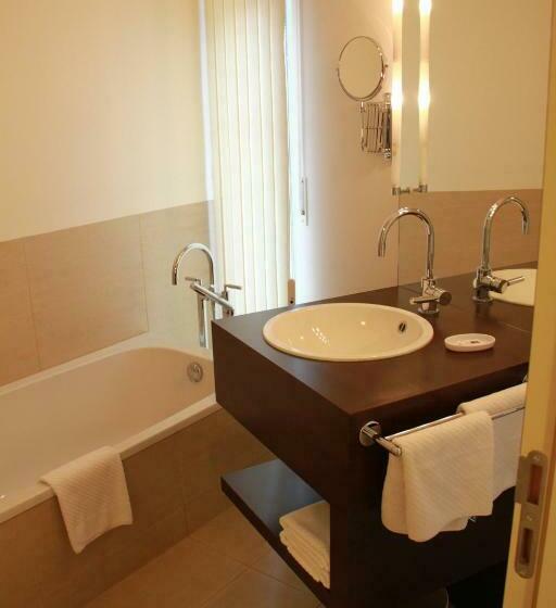 Полулюкс, Restaurant Schwan