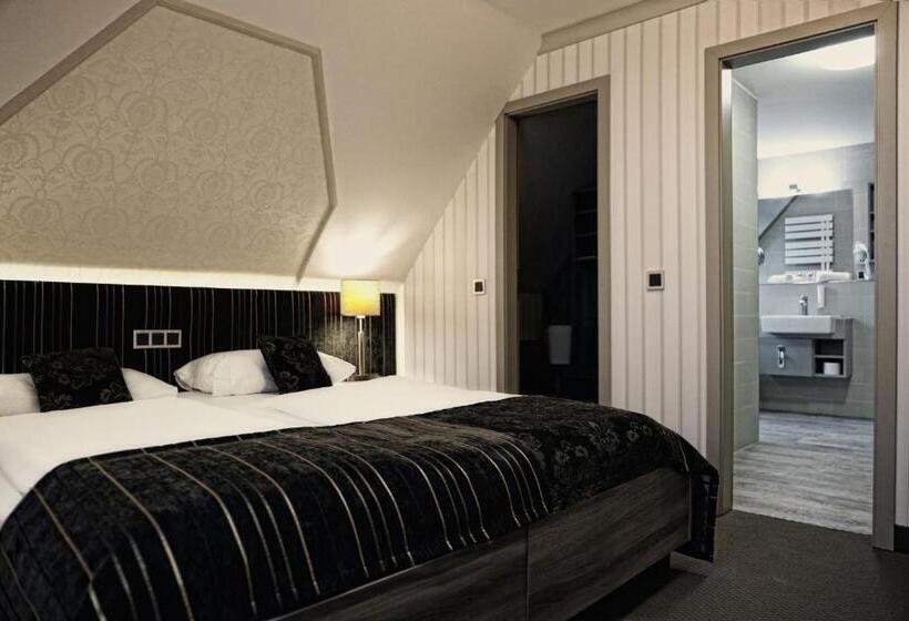 Полулюкс, Konsumhotel Dorotheenhof Weimar