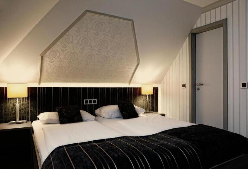 ハイドロマッサージバス付きスイート, Konsumhotel Dorotheenhof Weimar