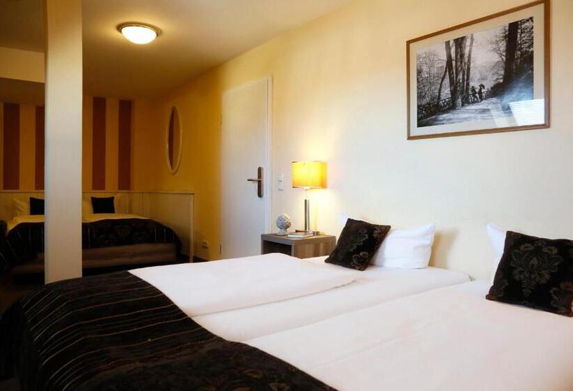 スタンダード4人部屋, Konsumhotel Dorotheenhof Weimar